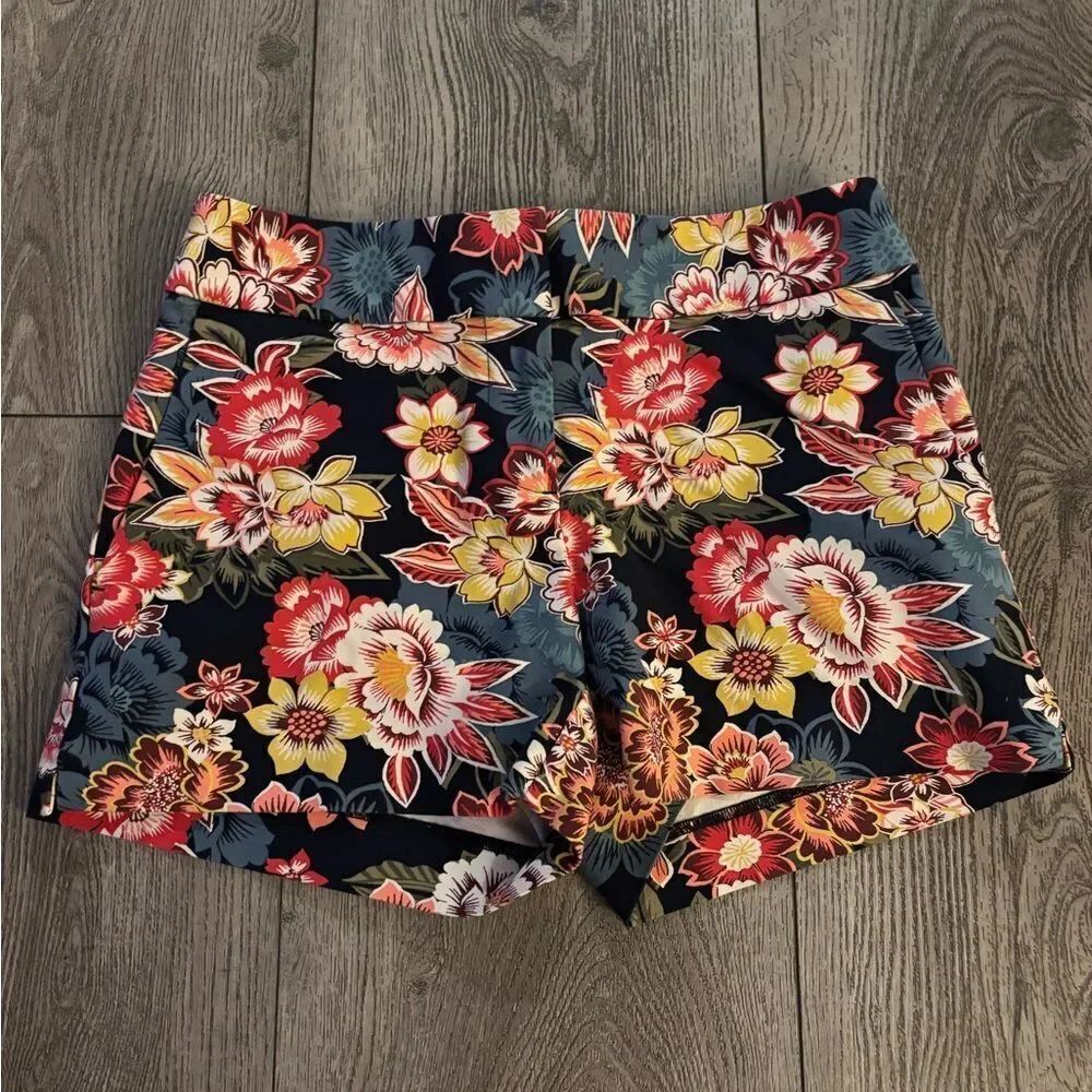 Loft Floral Women's Shorts